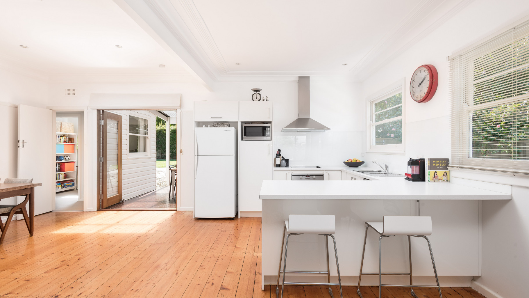 13 Loves Avenue, Oyster Bay - Thumbnail 2