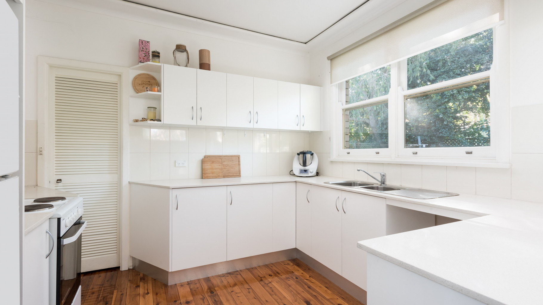 13 Borambil Place, Oyster Bay - Thumbnail 3