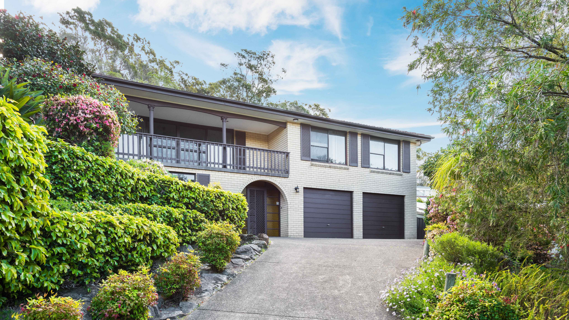 77 Urana Road, Yarrawarrah 2233 Sale Sanders Property Agents