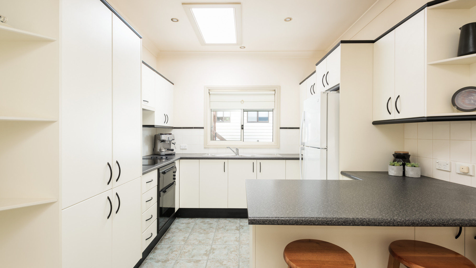 45 Oak Road, Kirrawee - Thumbnail 3
