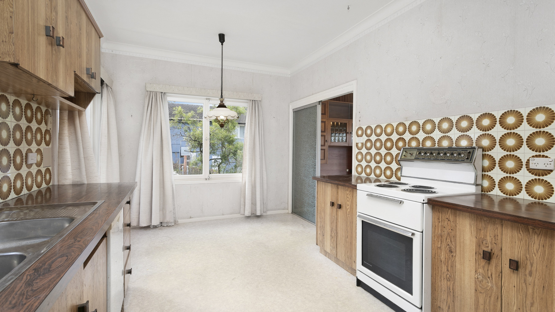 56 Sutherland Road, Jannali - Thumbnail 2