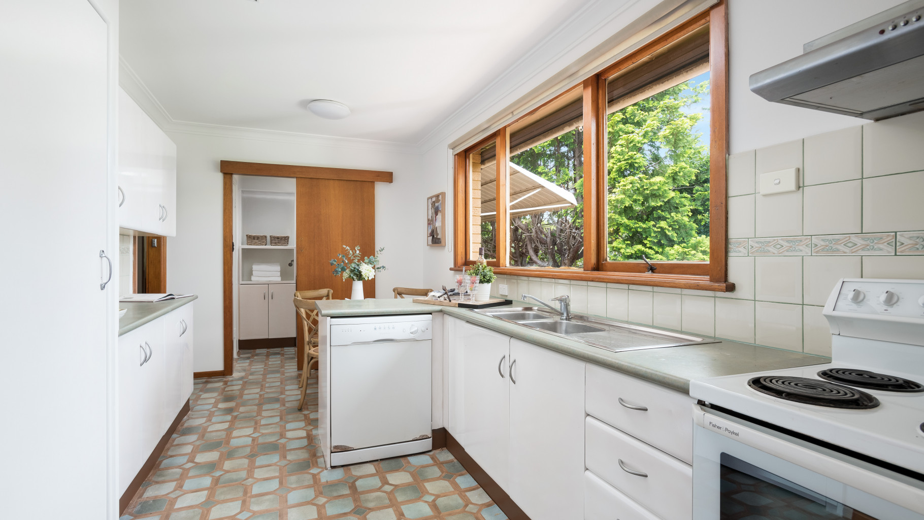 6 Deakin Place, Kirrawee - Thumbnail 4