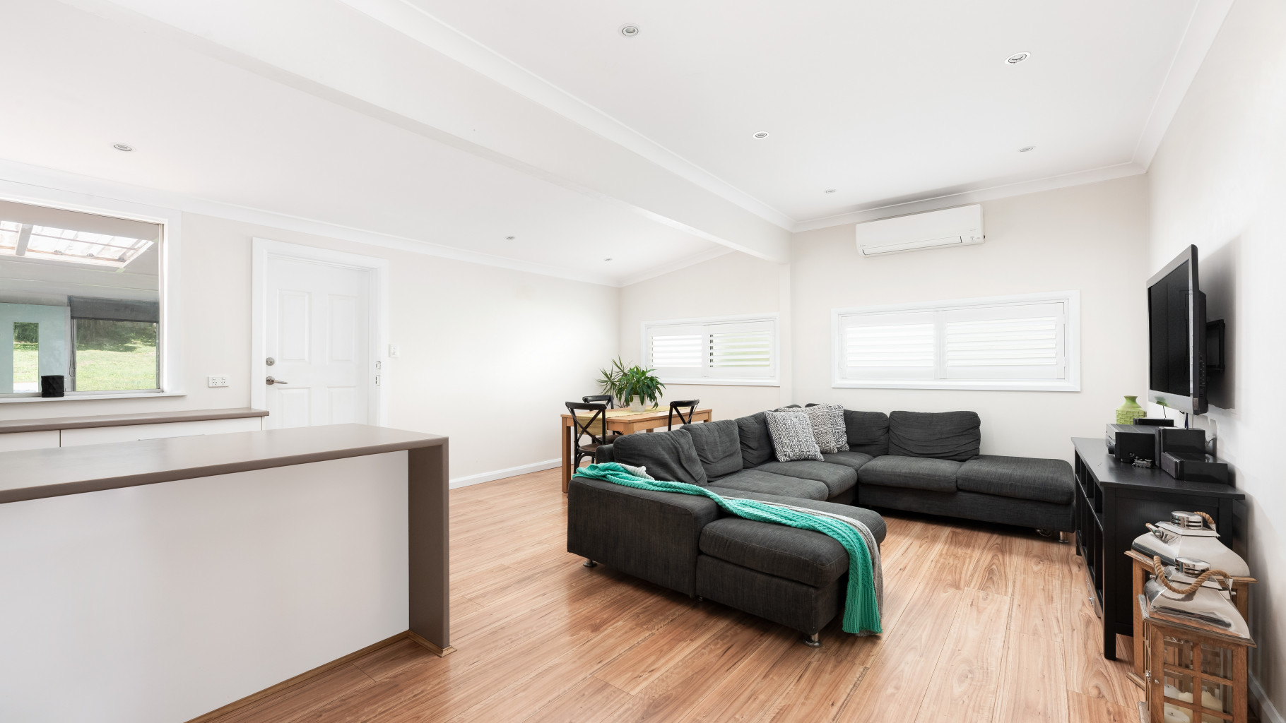 38 Phillip Street, Oyster Bay - Thumbnail 2