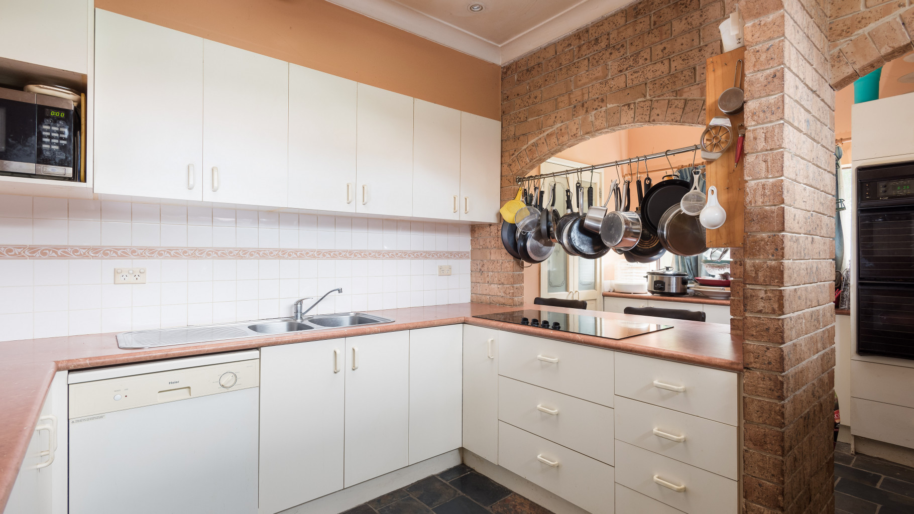 13 Como Road, Oyster Bay - Thumbnail 3