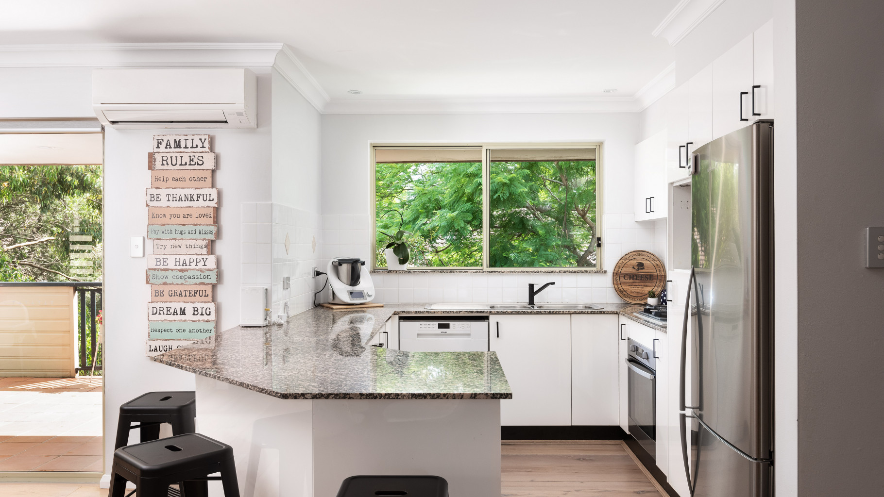 11/84-88 Glencoe Street, Sutherland - Thumbnail 3