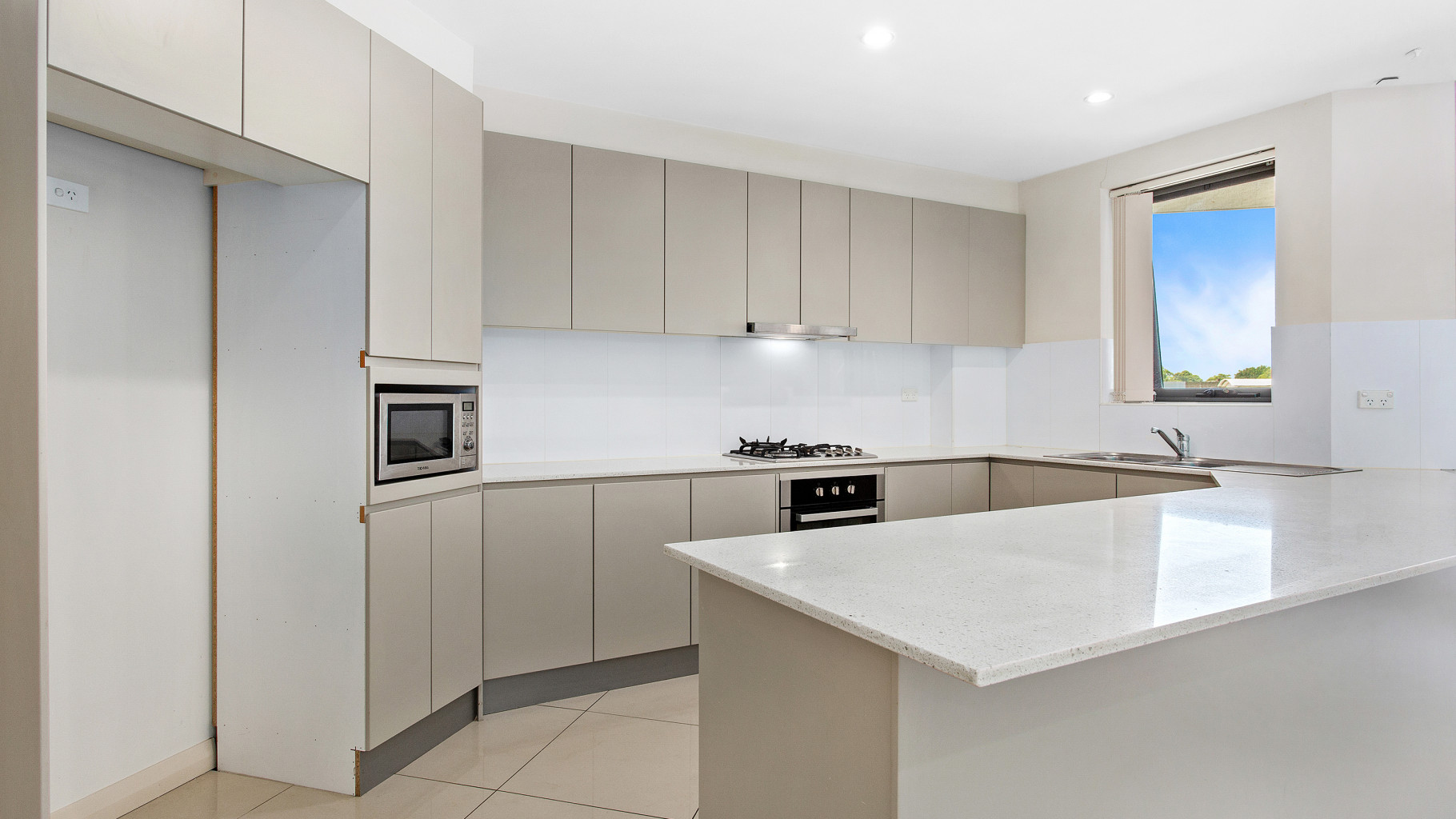 17/10-18 Robertson  Street, Sutherland - Thumbnail 3