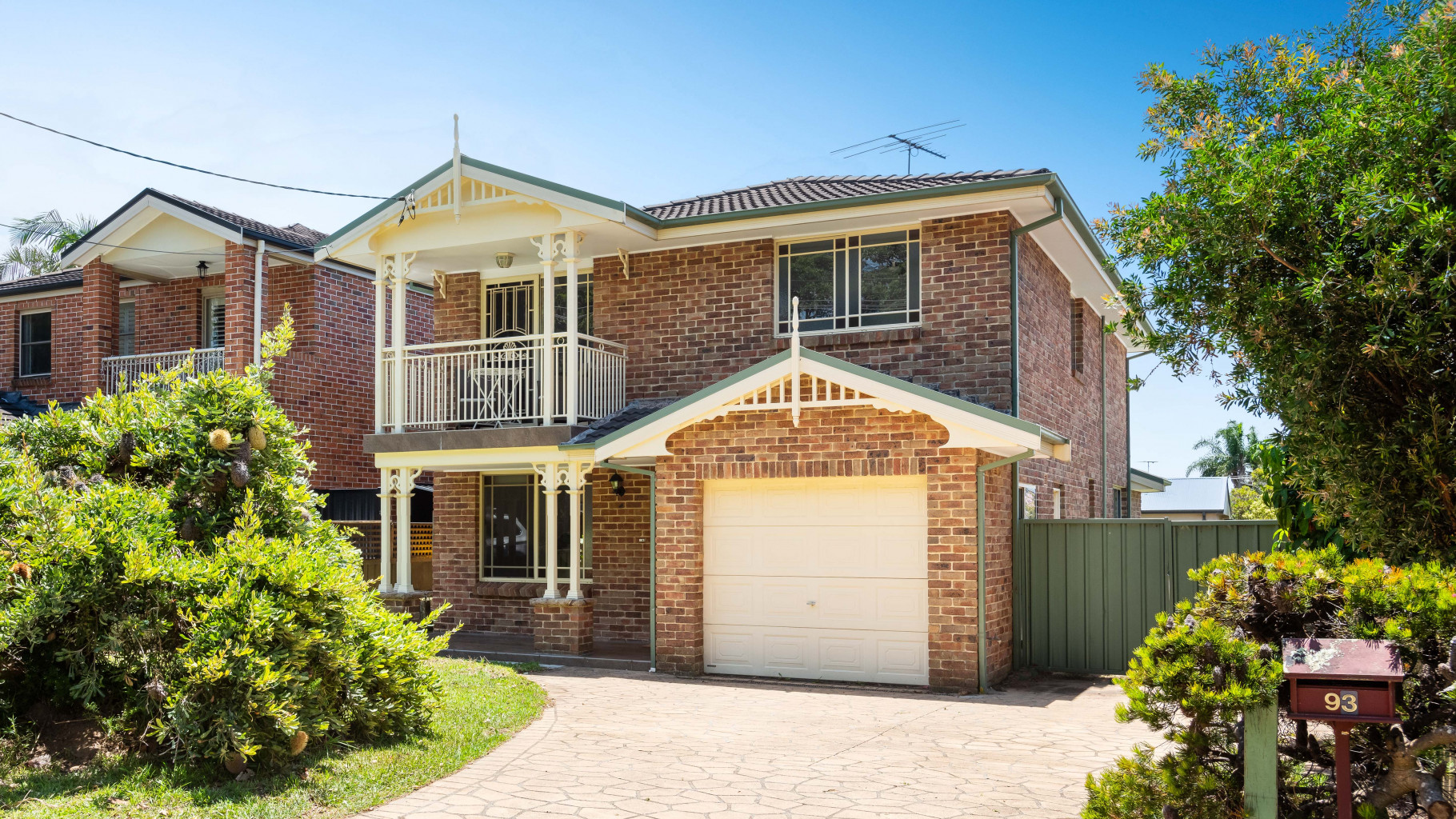 93 The Grand Parade, Sutherland - Thumbnail 2