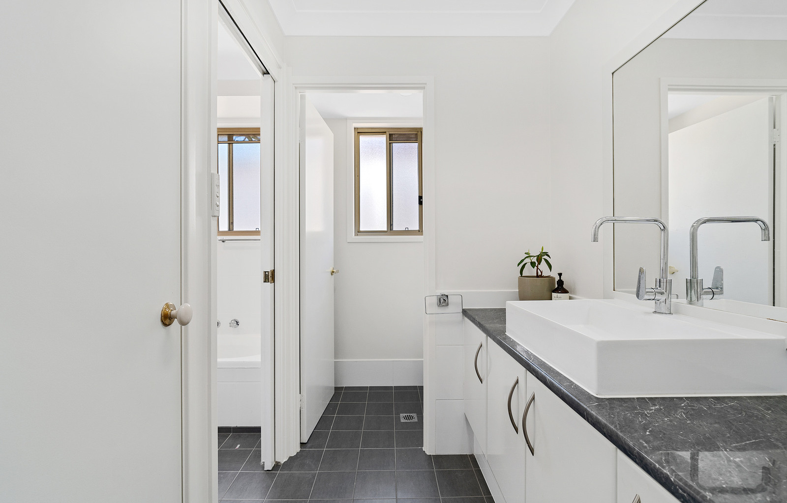 140 Warrangarree Drive, Woronora Heights - Thumbnail 8